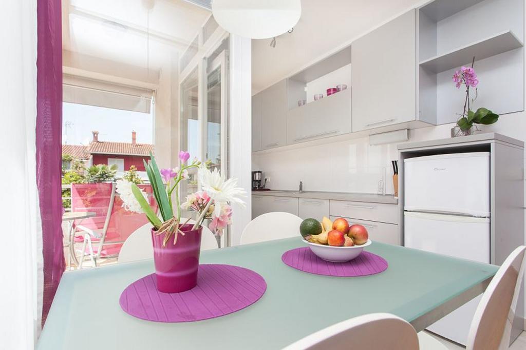 Kuvi Apartments Ρόβινι Δωμάτιο φωτογραφία