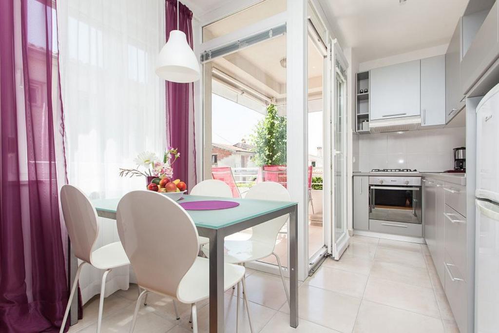 Kuvi Apartments Ρόβινι Δωμάτιο φωτογραφία