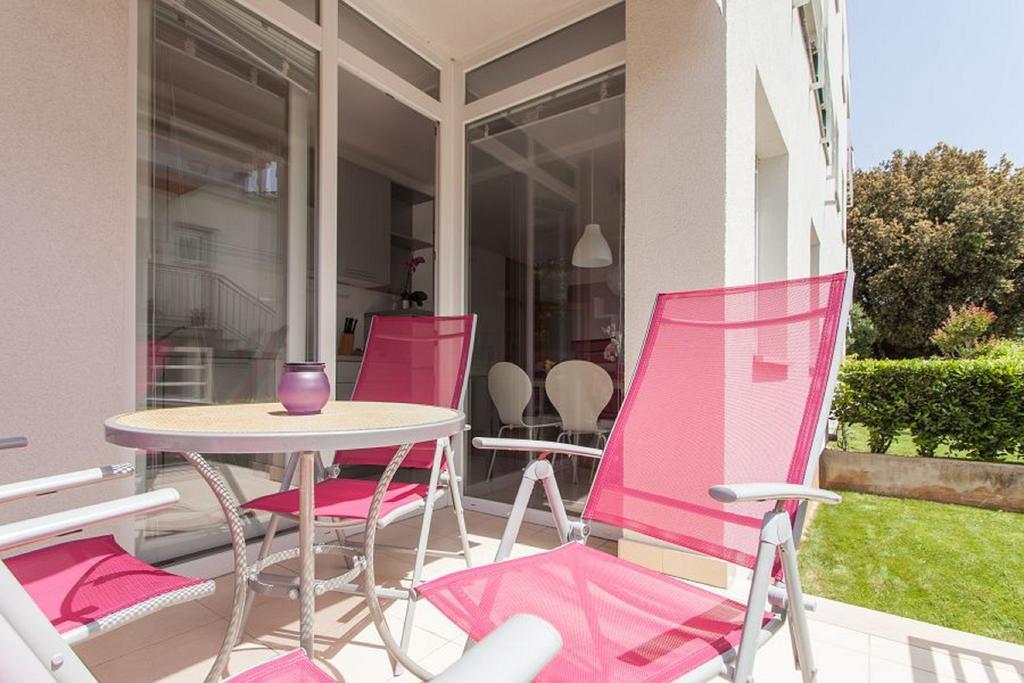Kuvi Apartments Ρόβινι Δωμάτιο φωτογραφία