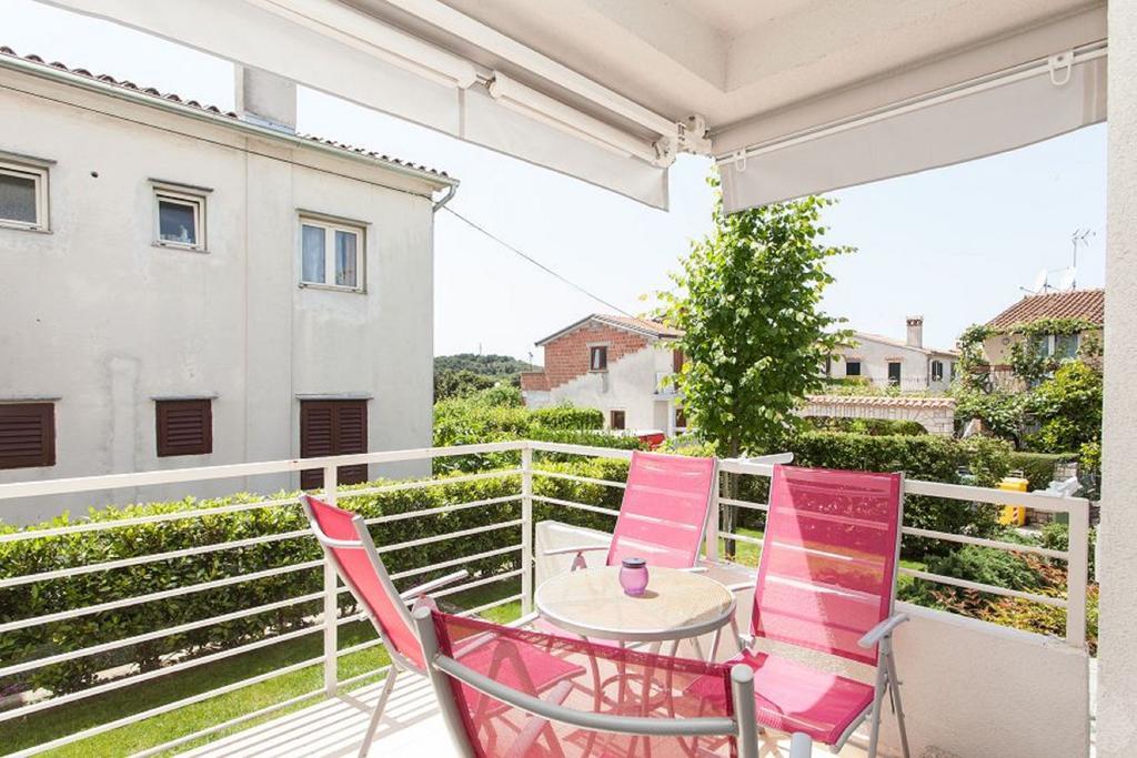 Kuvi Apartments Ρόβινι Δωμάτιο φωτογραφία